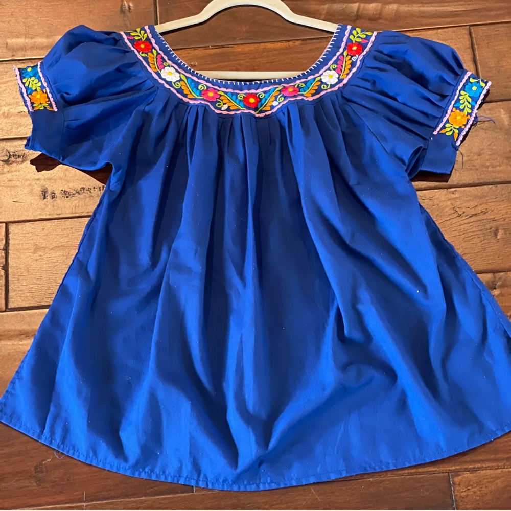 - Mexicana embroidered blouse M